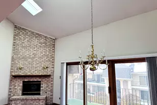 9004 Del Prado Dr, Palos Hills, IL 60465 - Photo 6