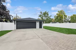 1613 Jones St, Joliet, IL 60435 - Photo 2