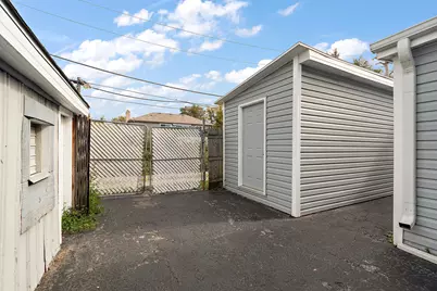 9827 Melvina Avenue, Oak Lawn, IL 60453 - Photo 20