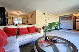 3461 S Manor Dr, Lansing, IL 60438 - Photo 6