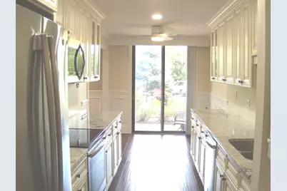 125 Acacia Circle #110, Indian Head Park, IL 60525 - Photo 10