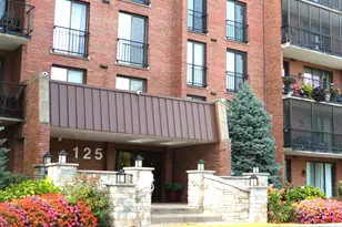 125 Acacia Cir, Indian Head Park, IL 60525 - Photo 1