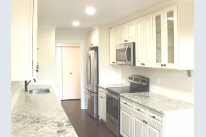 125 Acacia Circle #110, Indian Head Park, IL 60525 - Photo 8