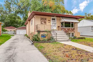 9221 Raymond Ave, Oak Lawn, IL 60453 - Photo 2