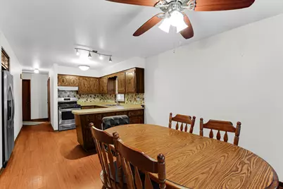 9221 Raymond Avenue, Oak Lawn, IL 60453 - Photo 6