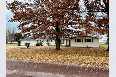 106 Lakeview Drive, Gibson City, IL 60936 - Photo 2