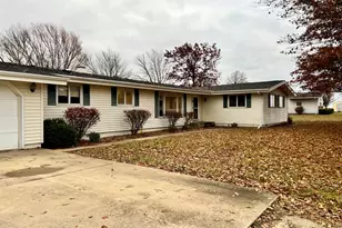 106 Lakeview Dr, Gibson City, IL 60936 - Photo 4