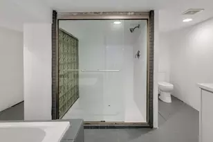 [Address not provided], Westmont, IL 60559 - Photo 26