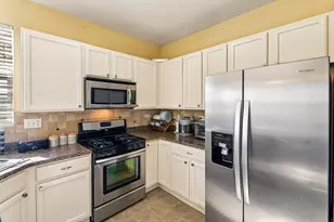 664 Grosvenor Ln, Aurora, IL 60504 - Photo 10