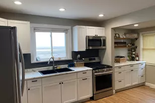 82 N 23rd Rd, Peru, IL 61354 - Photo 6