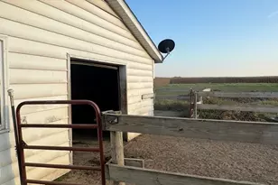 82 N 23rd Rd, Peru, IL 61354 - Photo 16