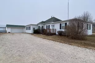 82 N 23rd Rd, Peru, IL 61354 - Photo 1