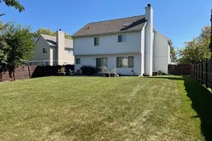 1229 Pennsbury Ln, Aurora, IL 60502 - Photo 2