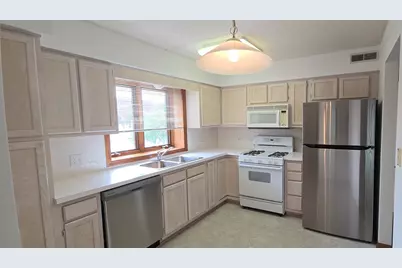 6430 W Berteau Avenue #203, Chicago, IL 60634 - Photo 10