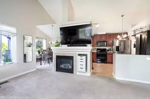 644 S Rosehall Ln, Round Lake, IL 60073 - Photo 4