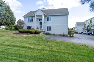 644 S Rosehall Ln, Round Lake, IL 60073 - Photo 30