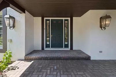 1604 Burr Ridge Club, Burr Ridge, IL 60527 - Photo 2