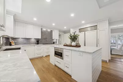 1604 Burr Ridge Club, Burr Ridge, IL 60527 - Photo 12