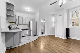 1521 W Sherwin Ave, Chicago, IL 60626 - Photo 2