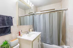 2205 W Highland Ave, Chicago, IL 60659 - Photo 8