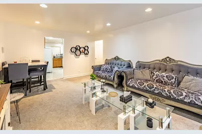 2205 W Highland Avenue #2N, Chicago, IL 60659 - Photo 4
