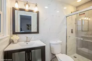 943 Maple Ln, Elk Grove Village, IL 60007 - Photo 12