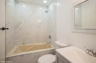 943 Maple Ln, Elk Grove Village, IL 60007 - Photo 16