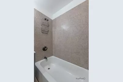 2041 W Jarvis Avenue #2E, Chicago, IL 60645 - Photo 22