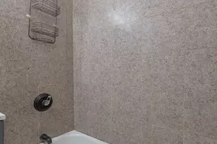 2041 W Jarvis Ave, Chicago, IL 60645 - Photo 22