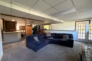 2041 Winchester Dr, Freeport, IL 61032 - Photo 24