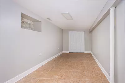 9240 S Trumbull Avenue, Evergreen Park, IL 60805 - Photo 14