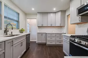 7330 N Kilbourn Ave, Lincolnwood, IL 60712 - Photo 8