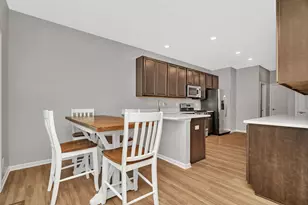 1334 Hawk Hollow Dr, Yorkville, IL 60560 - Photo 8