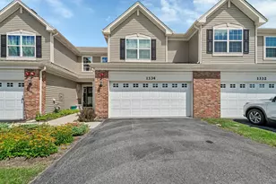 1334 Hawk Hollow Dr, Yorkville, IL 60560 - Photo 2