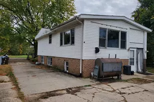 3212 Searles Ave, Rockford, IL 61101 - Photo 2