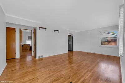 1210 Mohawk Drive, Elgin, IL 60120 - Photo 6