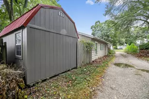 1216 S Oak St, Bloomington, IL 61701 - Photo 10