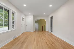 1142 N Webster St, Naperville, IL 60563 - Photo 6