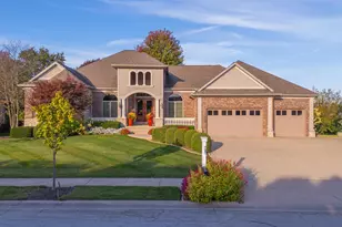 47 Stonebrook Ct, Bloomington, IL 61704 - Photo 2