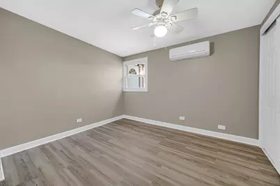 2078 N 17th Avenue, Melrose Park, IL 60160 - Photo 8