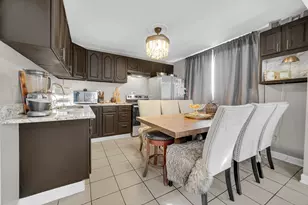 2078 N 17th Ave, Melrose Park, IL 60160 - Photo 12