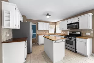 [Address not provided], Aurora, IL 60502 - Photo 2