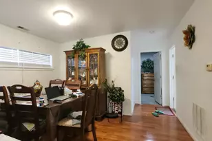 7826 W 98th Pl, Hickory Hills, IL 60457 - Photo 6