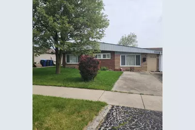 7826 W 98th Place, Hickory Hills, IL 60457 - Photo 1