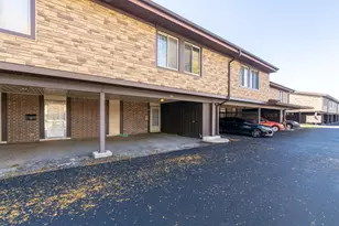 26 Cour Versaille Ct, Palos Hills, IL 60465 - Photo 2