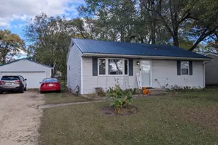 412 Langley Rd, Machesney Park, IL 61115 - Photo 1