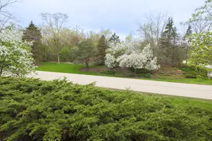 39976 Jonathan Knolls Ln, Wadsworth, IL 60083 - Photo 1