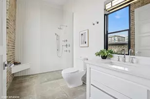 401 N Aberdeen St, Chicago, IL 60642 - Photo 26