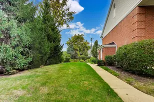 1406 Chanticleer Ln, Hinsdale, IL 60521 - Photo 2