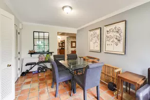 1406 Chanticleer Ln, Hinsdale, IL 60521 - Photo 8